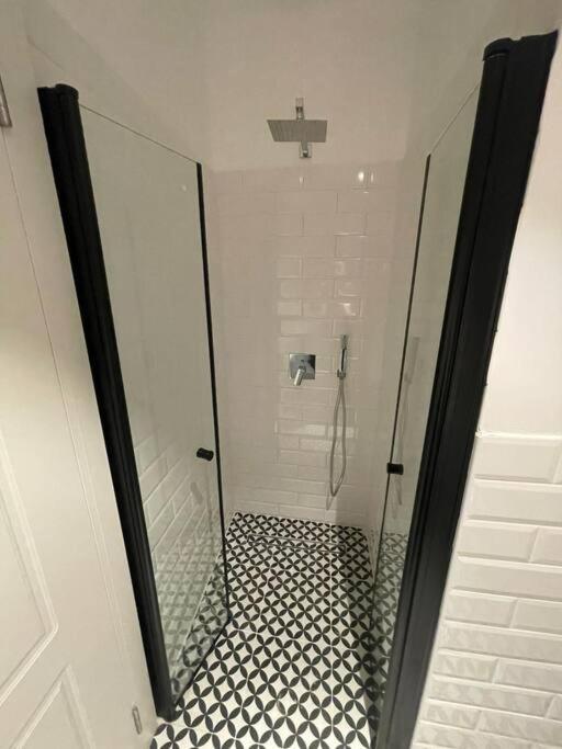 Beautiful 2-Bedroom Sea-View Apartment Netanya Ngoại thất bức ảnh